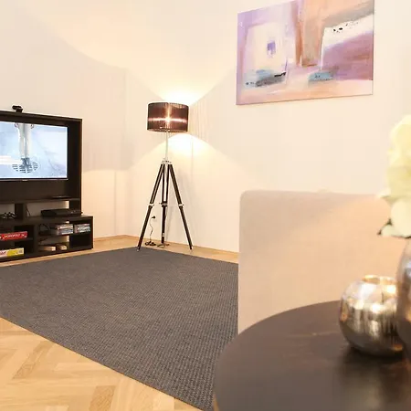 Apartment Beautiful Spacious Namesti Republiky